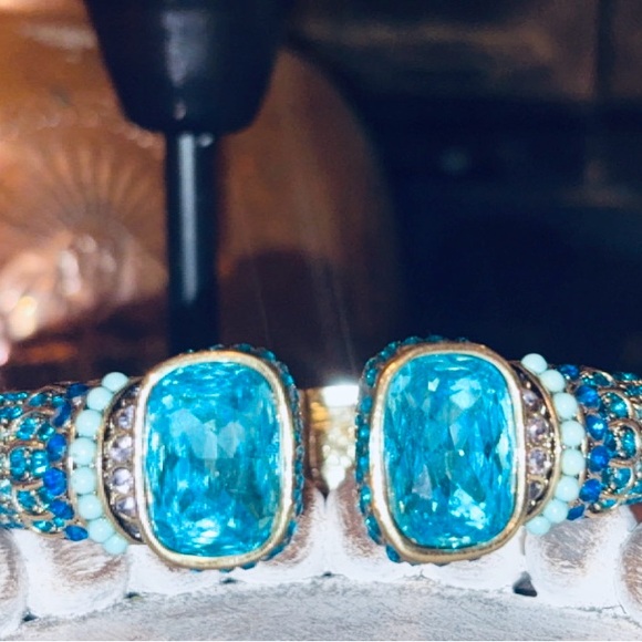 Heidi Daus Blue Crystal Clamper Bangle Bracelet - Picture 8 of 12